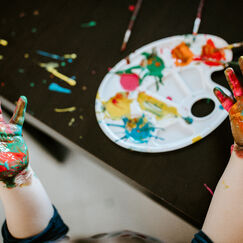 Обложка курса 'Выставка детского творчества'