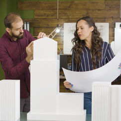 Обложка курса 'Практическая организация выставок'