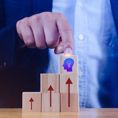 Обложка курса 'Стратегии личностного и профессионального роста'