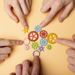 Обложка курса 'Особенности и механизмы манипуляции в различных сферах жизни'