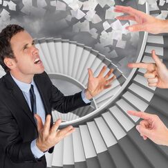 Обложка курса 'Манипуляция в современном обществе: признаки и механизмы защиты'