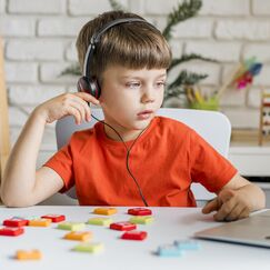 Обложка курса 'Методика обучения чтению и развитие фонематического слуха у младших школьников'