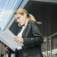 Обложка курса 'Правовое регулирование интеллектуальной собственности и инновационной деятельности в РФ'