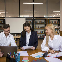 Обложка курса 'Организация и управление предприятием общественного питания: законодательные, концептуальные и практические аспекты'