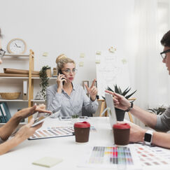 Обложка курса 'Основы дизайна и визуальных коммуникаций'