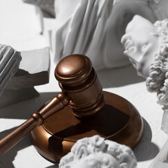 Обложка курса 'Теоретико-практические аспекты судебных актов: видовая дифференциация и механизмы реализации в системе российского правосудия'