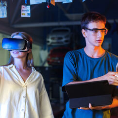 Обложка курса 'Инновации Римского клуба в обучении без границ и системном мышлении'