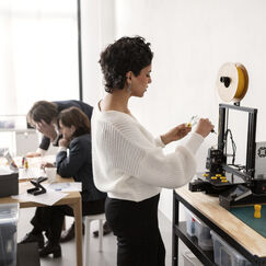 Обложка курса 'Эволюция труда и профессий будущего: навыки и компетенции новой эпохи'