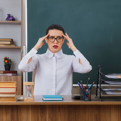 Обложка курса 'Профессиональная рефлексия и профилактика выгорания в профессии учителя'