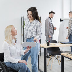 Обложка курса 'Комплексное сопровождение и обучение лиц с ограниченными возможностями здоровья'