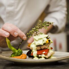 Обложка курса 'Основы ресторанного сервиса и кулинарного искусства'