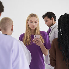 Обложка курса 'Психосоциальный анализ феминной идентичности в структуре общественных отношений'