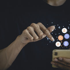 Обложка курса 'Эффективное использование социальных сетей для продвижения и взаимодействия'