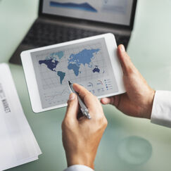 Обложка курса 'Основы внешнеэкономической деятельности и международного бизнеса'