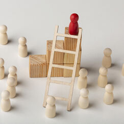 Обложка курса 'Основы управления и лидерство'