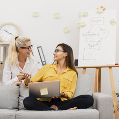 Обложка курса 'Уходовые процедуры и психология общения в профессии броу-мастера'