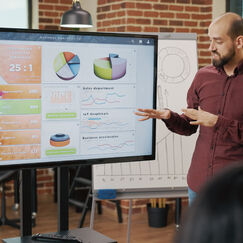 Обложка курса 'Презентация и продвижение методических разработок на маркетплейсах'