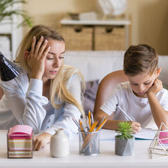 Обложка курса 'Эмоциональный интеллект и грамотность: ключевые навыки для успешного воспитания'