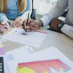 Обложка курса 'Экономика и финансовое управление в сфере культуры'