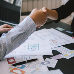 Обложка курса 'Разработка руководства по коммуникации бренда: от концепции до реализации'