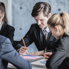 Обложка курса 'Развитие профессиональных навыков и практика карьерного консультирования'