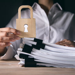 Обложка курса 'Защита коммерческой тайны: правовые основы и ответственность за нарушения'