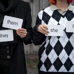 Обложка курса 'Временные формы, модальные глаголы и структура сослагательного наклонения в английском языке'