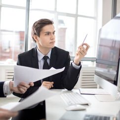 Обложка курса 'Стратегии досудебного урегулирования и правовой оптимизации бизнес-процессов'