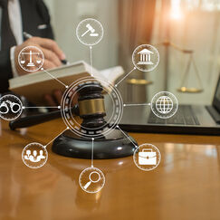 Обложка курса 'Современные инструменты правовой защиты коммерческих интересов'