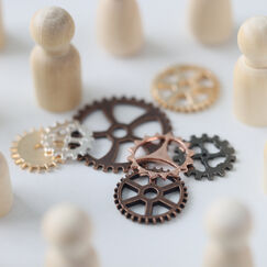 Обложка курса 'Управление изменениями: от личной трансформации до организационных преобразований'