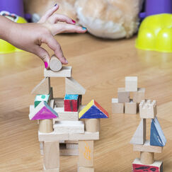 Обложка курса 'Архитектура для дошкольников: развитие креативного мышления'