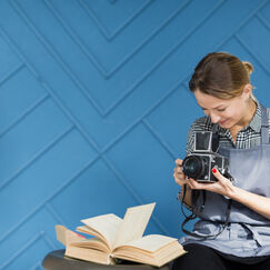 Обложка курса 'Интеграция медиа-практик в школьное образование: журналистика, блогинг, книгоиздание'