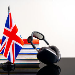 Обложка курса 'Современные инструменты и стратегии обучения английскому языку'