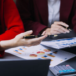 Обложка курса 'Финансовое планирование и управление ресурсами в организации: стратегии и антикризисные решения'