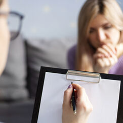 Обложка курса 'Технология психологического консультирования: базовые этапы работы с клиентом'