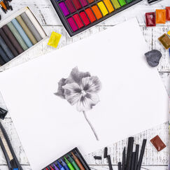 Обложка курса 'Композиция и техники рисунка: от эскиза до готовой работы'