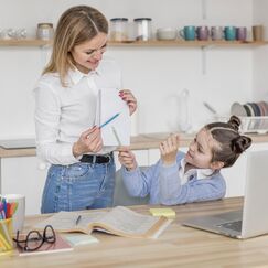 Обложка курса 'Индивидуальный подход в образовании: адаптация и работа с гиперактивностью'