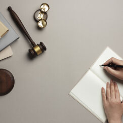 Обложка курса 'Европейское и международное гуманитарное право'