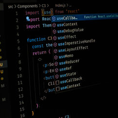 Обложка курса 'Объектно-ориентированное программирование на Python'