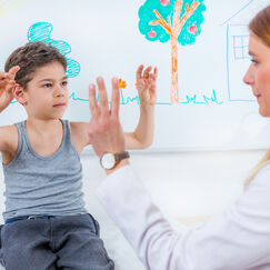 Обложка курса 'Дифференциальная диагностика и компенсирующая коррекция детей с ОВЗ'