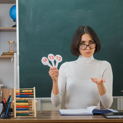 Обложка курса 'Эффективная организация деятельности учителя начальных классов в условиях ФГОС НОО'