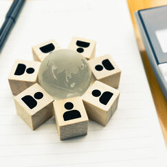 Обложка курса 'Организация делопроизводства и межведомственного взаимодействия в системе социальной защиты'