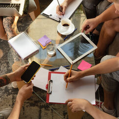 Обложка курса 'Креативность и визуализация в управлении'