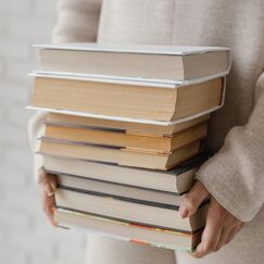 Обложка курса 'Наука и мораль в литературе: «Человек-невидимка» и «Сильнодействующее лекарство»'