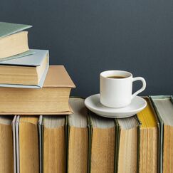 Обложка курса 'Эстетизм и моральный выбор: Оскар Уайльд и Сомерсет Моэм'