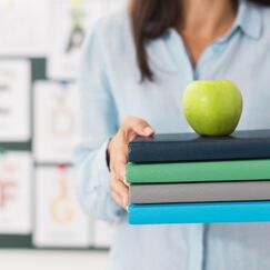 Обложка курса 'Правовые и педагогические основы дополнительного образования'