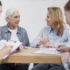 Обложка курса 'Психодинамический подход в консультировании: работа с пожилыми людьми и семьёй'