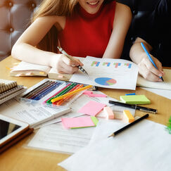 Обложка курса 'Маркетинговый анализ предприятия и планирование рекламы'