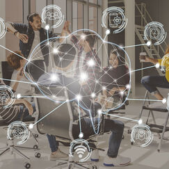 Обложка курса 'Информационное общество и особенности интернет-коммуникаций'