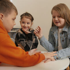 Обложка курса 'Психологические аспекты социального развития детей младшего школьного возраста'